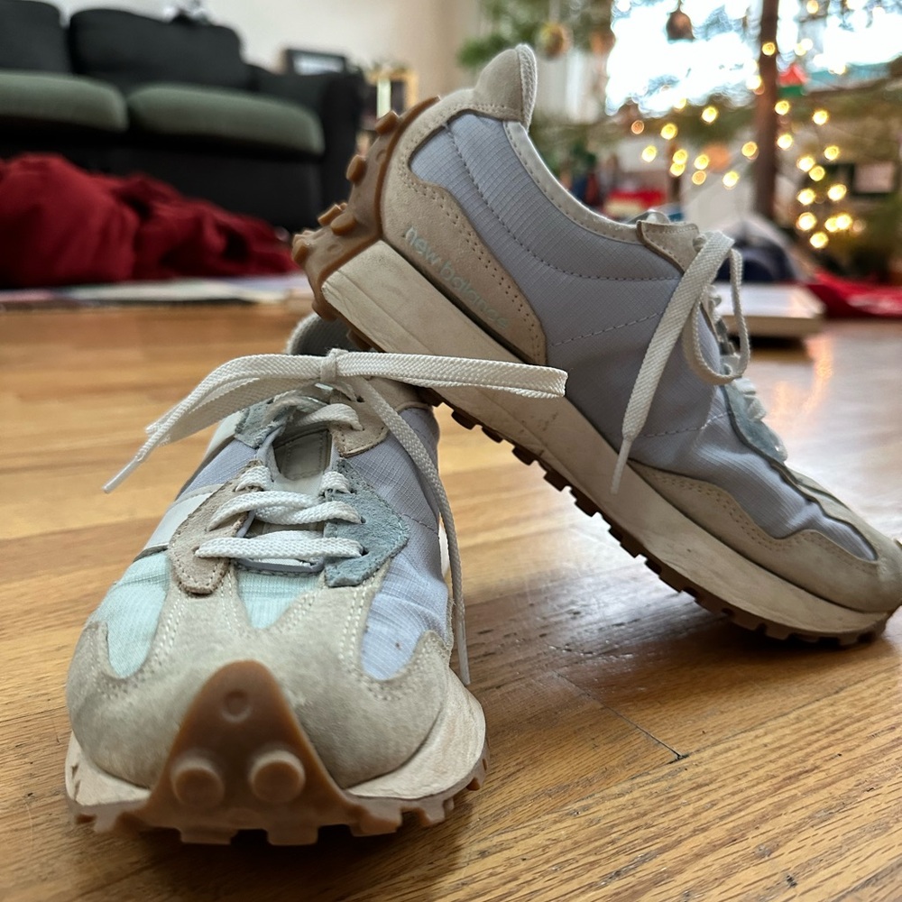 Women’s New Balance 327